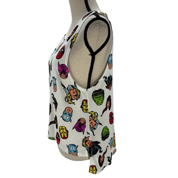 Freeze Sleeveless Crew Neck Marvel Print Hi-Low Hem Top - White - size Large - Picture 4 of 8